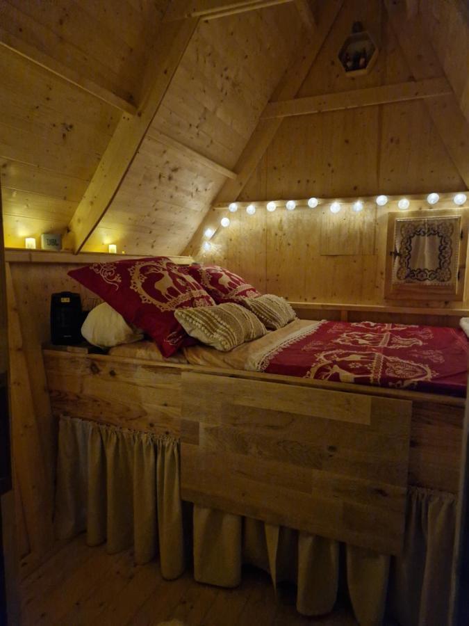 Les Cabanes Feeriques Du Cheix Saint-Diery Bagian luar foto